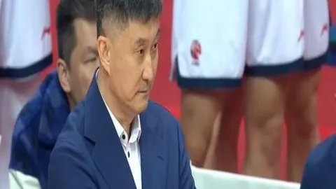 大乐透期号专家推荐：鹈鹕VS火箭质合分析